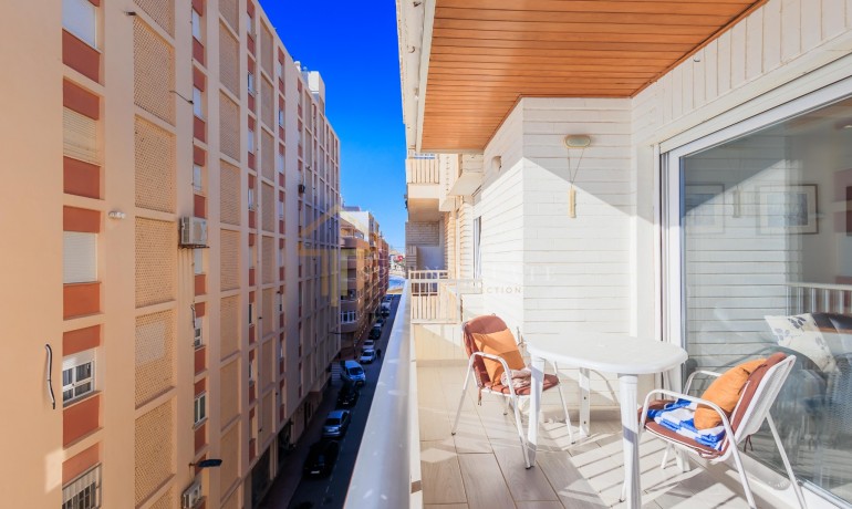 Revente - Appartement -
Torrevieja - Paseo maritimo
