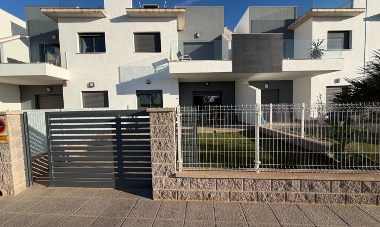Apartamento / piso - Venta - Pilar de La Horadada -
                Pilar de La Horadada - Town