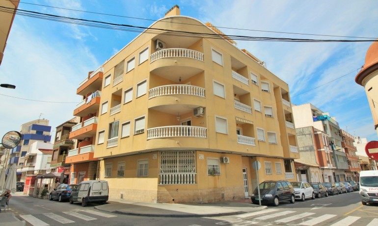 Apartamento / piso - Venta - Torrevieja -
                Torrevieja