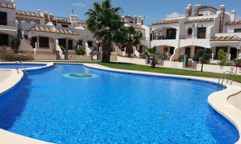 Appartement / Flat - Herverkoop - Orihuela Costa -
                Villamartin