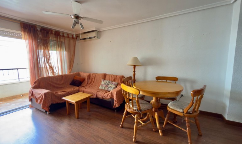 Appartement / Flat - Revente - Torrevieja -
                Torrevieja - Centre