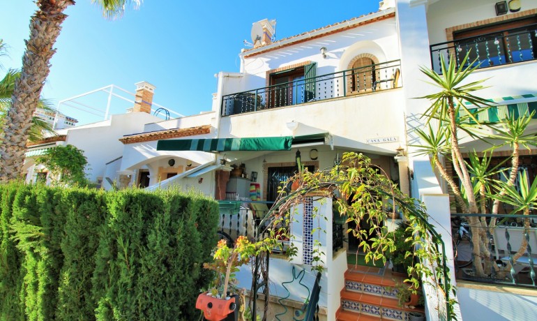 Casa - Venta - Villamartin -
                PAU 8