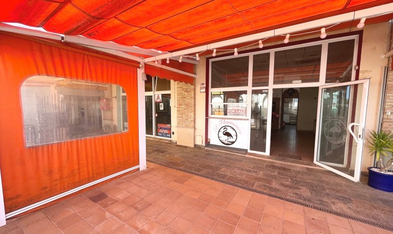 Comercial - Venta - Algorfa -
                La Finca Golf