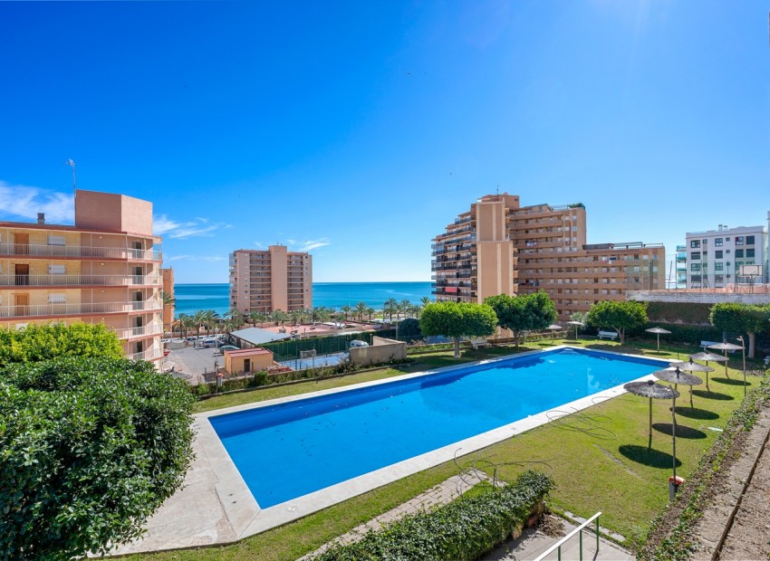 Herverkoop - Appartement / Flat -
Arenales del Sol - Segunda linea playa