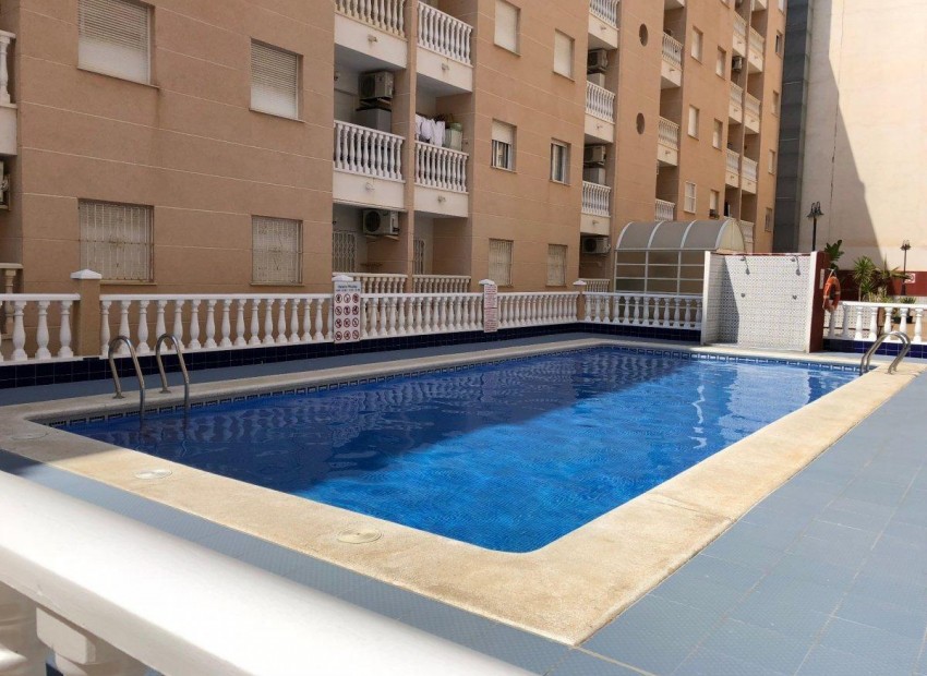 Herverkoop - Appartement / Flat -
Torrevieja* - Estacion de autobuses*