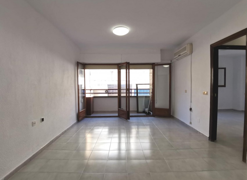 Herverkoop - Appartement / Flat -
Torrevieja - Estacion de autobuses