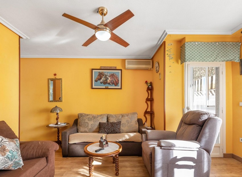 Herverkoop - Appartement / Flat -
Torrevieja* - Estacion de autobuses