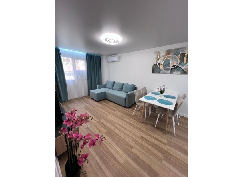 Herverkoop - Appartement / Flat -
Torrevieja* - Estacion De Autobuses