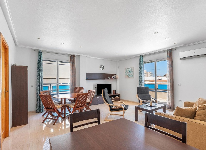 Herverkoop - Appartement / Flat -
Torrevieja* - Estacion de autobuses