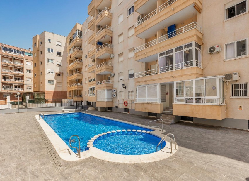 Herverkoop - Appartement / Flat -
Torrevieja* - Estacion de autobuses