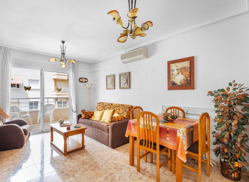 Herverkoop - Appartement / Flat -
Torrevieja* - Estacion de autobuses