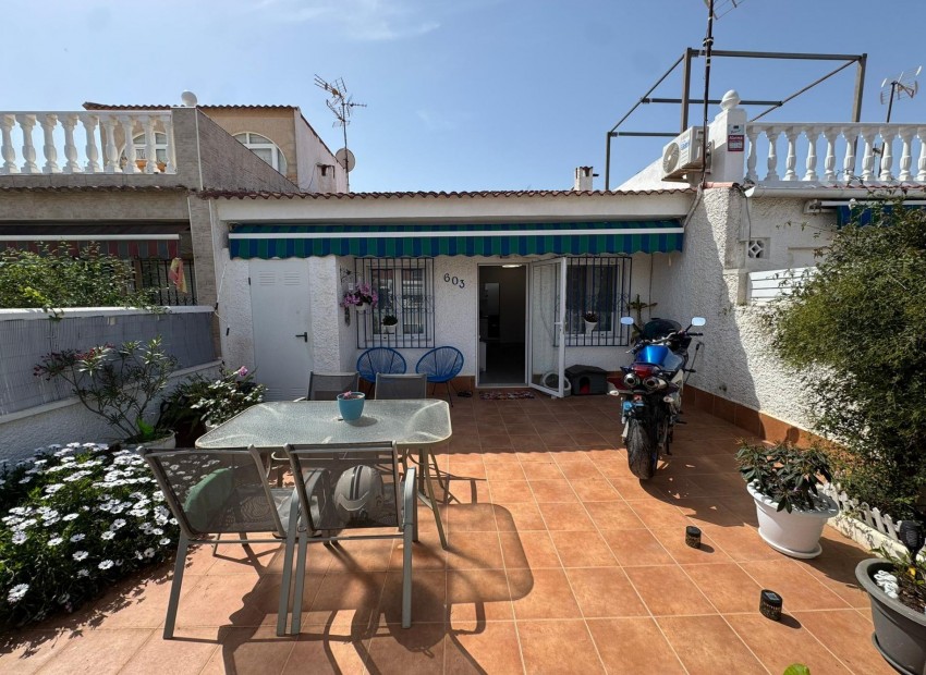 Herverkoop - Appartement / Flat -
Torrevieja* - La Siesta - El Salado - Torreta