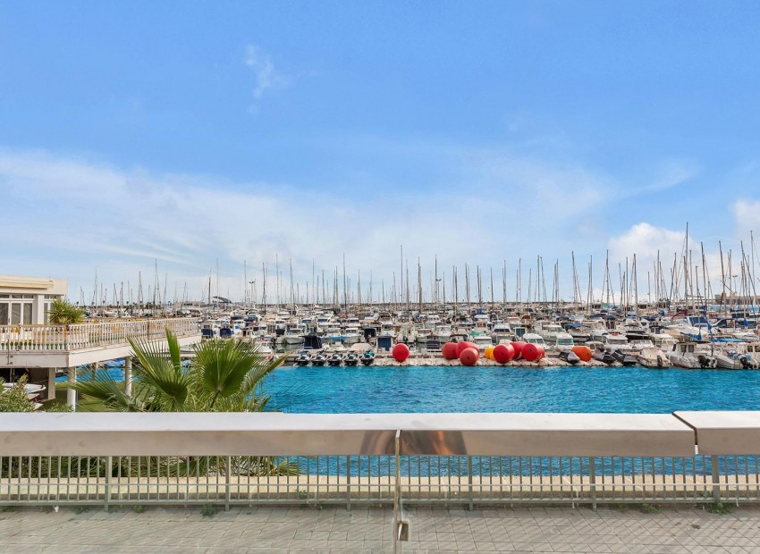 Herverkoop - Appartement / Flat -
Torrevieja* - Paseo maritimo