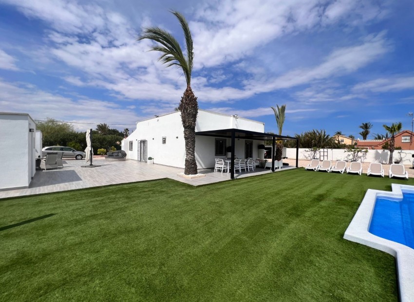 Herverkoop - Finca Country Property -
Elche* - La Marina