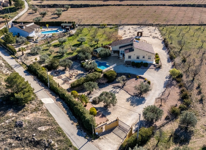 Herverkoop - Finca Country Property -
La Zarza