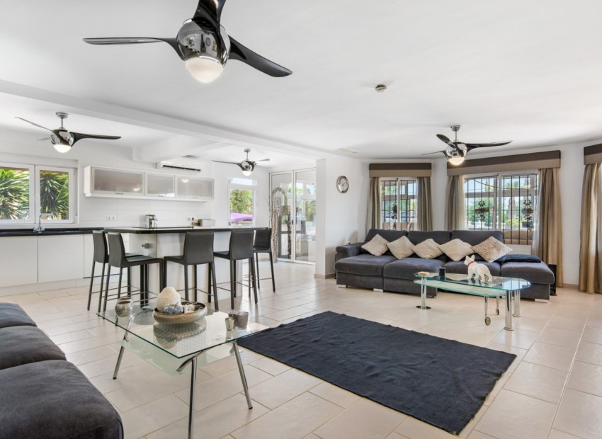 Herverkoop - Finca / Landgoed -
Catral - Catral - Country