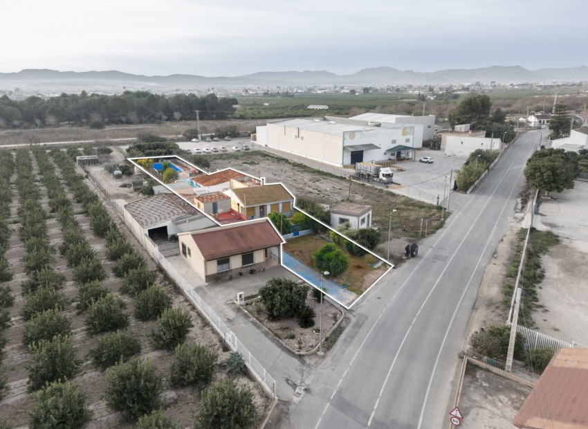 Herverkoop - Finca / Landgoed -
Orihuela* - La Matanza*