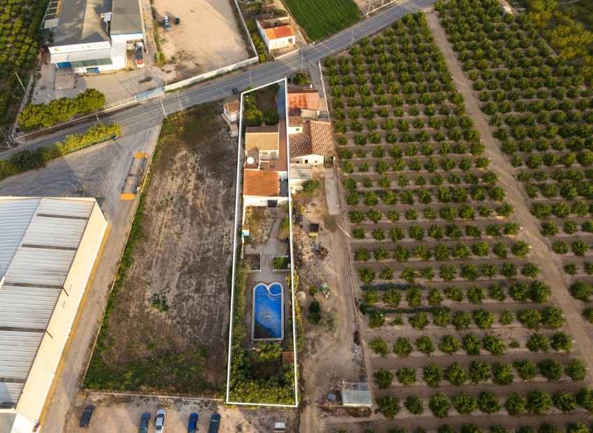 Herverkoop - Finca / Landgoed -
Orihuela* - La Matanza*