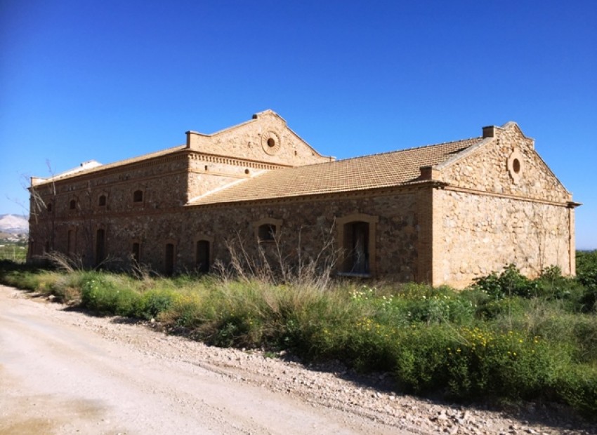 Herverkoop - Finca / Landgoed -
Orihuela* - La Matanza*