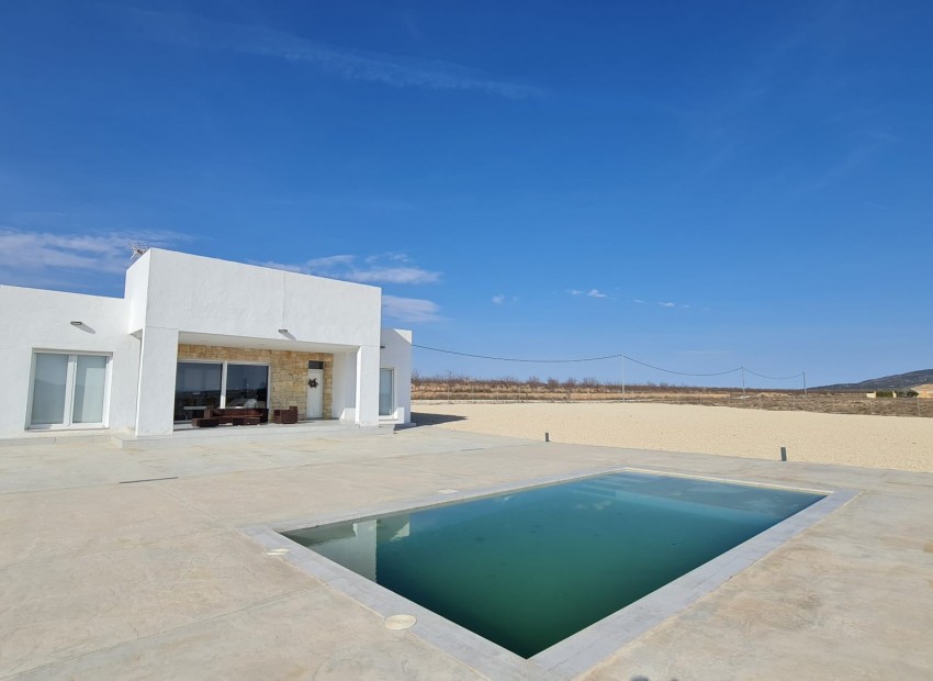 Herverkoop - Finca / Landgoed -
Pinoso - Pinoso - Country