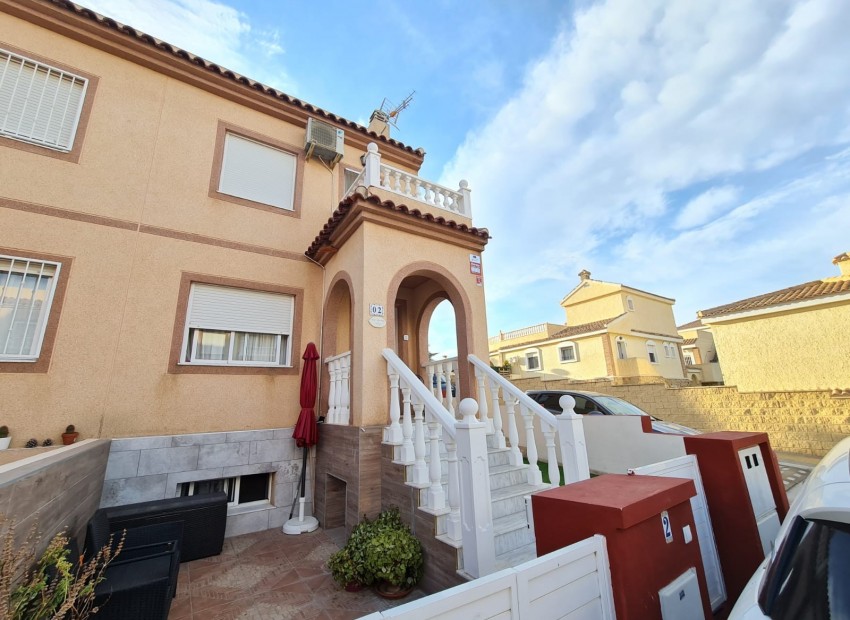 Herverkoop - Huis -
Alicante* - Monforte del Cid*