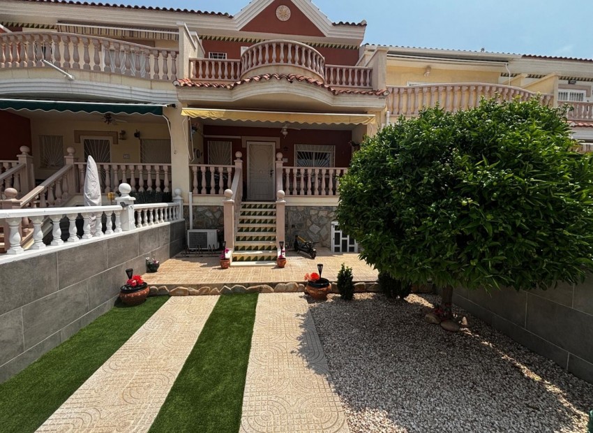 Herverkoop - Huis -
Ciudad Quesada - Doña Pepa
