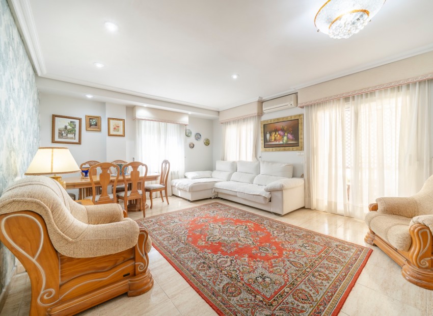 Herverkoop - Huis -
Guardamar del Segura - El Moncayo