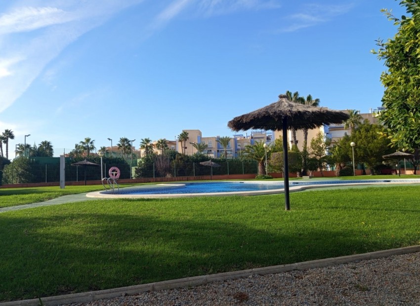 Herverkoop - Huis -
Orihuela Costa* - Cabo Roig