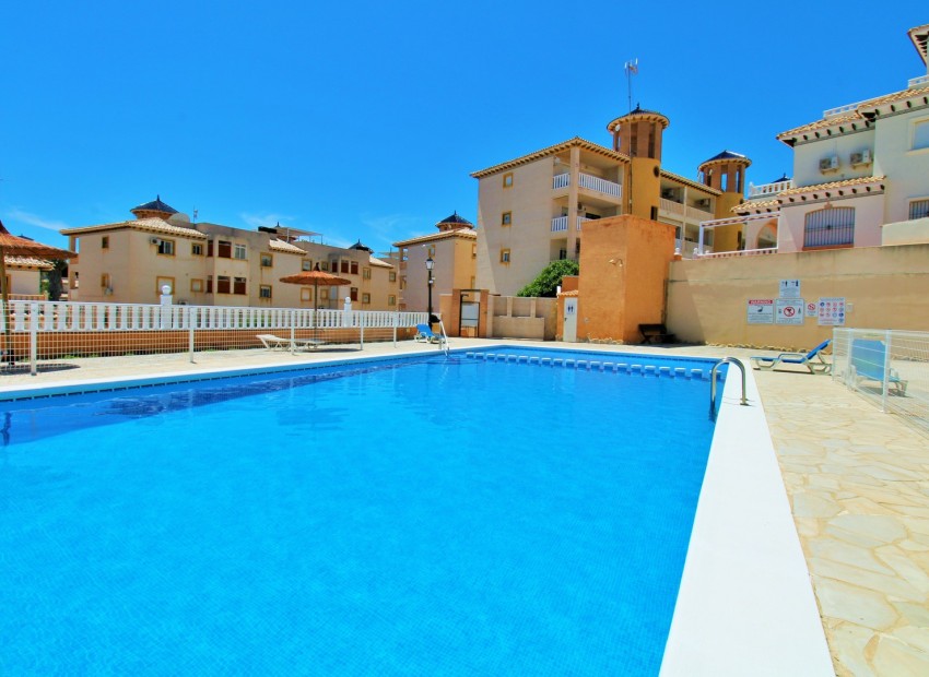 Herverkoop - Huis -
Orihuela Costa* - Cabo Roig