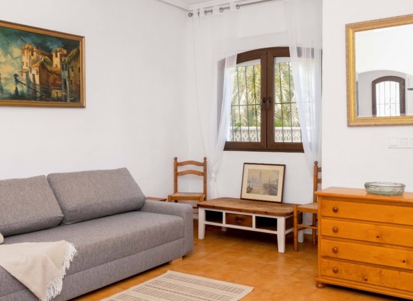 Herverkoop - Huis -
Orihuela Costa* - La Zenia*