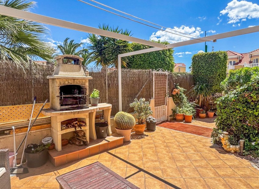 Herverkoop - Huis -
Orihuela Costa* - Los Almendros-La Florida