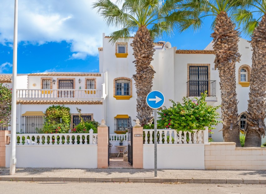 Herverkoop - Huis -
Orihuela Costa* - Los Dolses