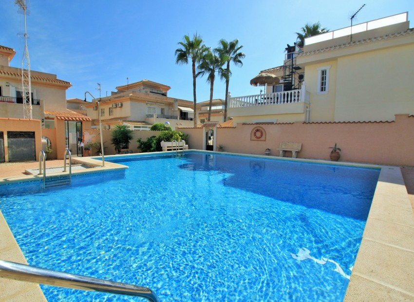 Herverkoop - Huis -
Orihuela Costa* - Playa Flamenca*