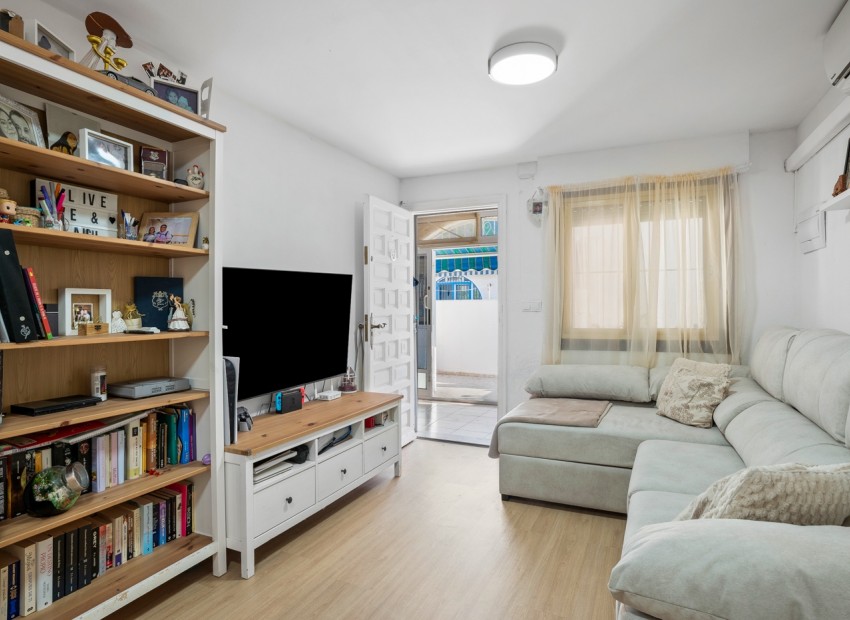 Herverkoop - Huis -
Torrevieja* - La Siesta