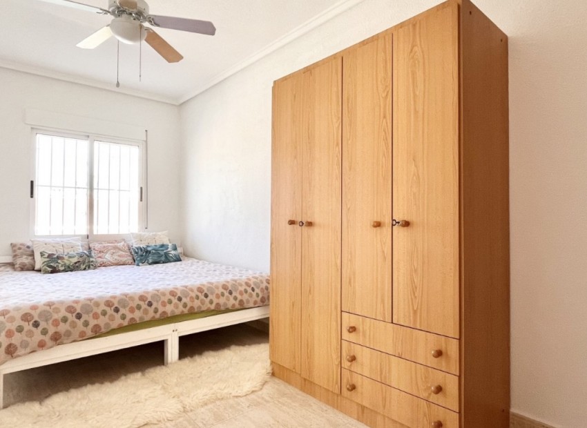 Herverkoop - Huis -
Torrevieja* - La Siesta*