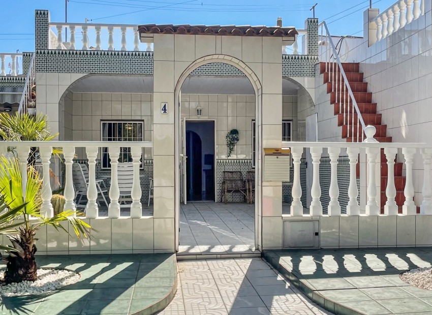 Herverkoop - Huis -
Torrevieja* - La Siesta*