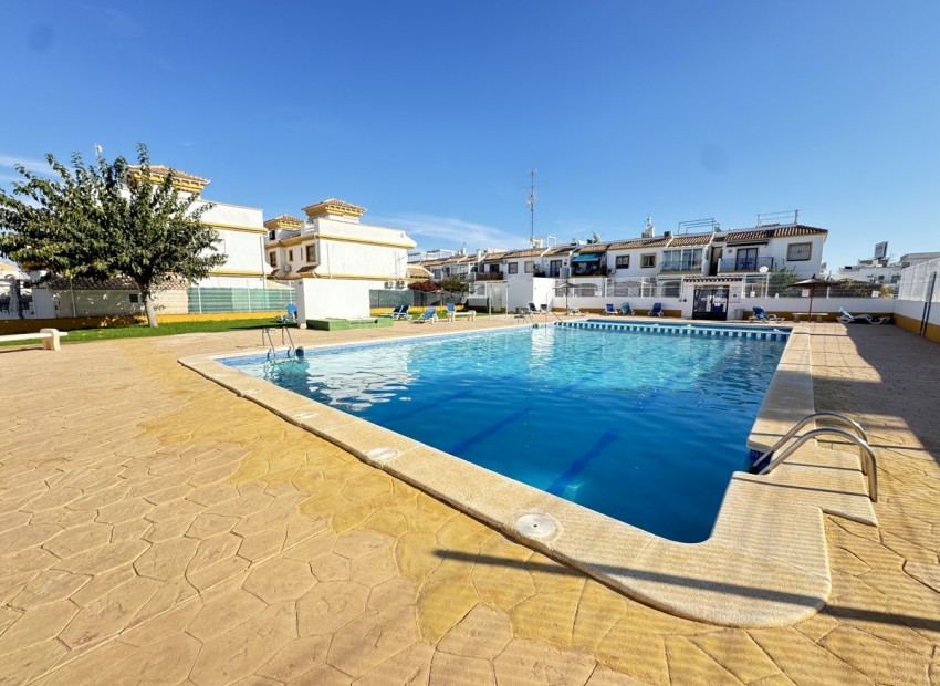 Herverkoop - Huis -
Torrevieja* - Torrevieja