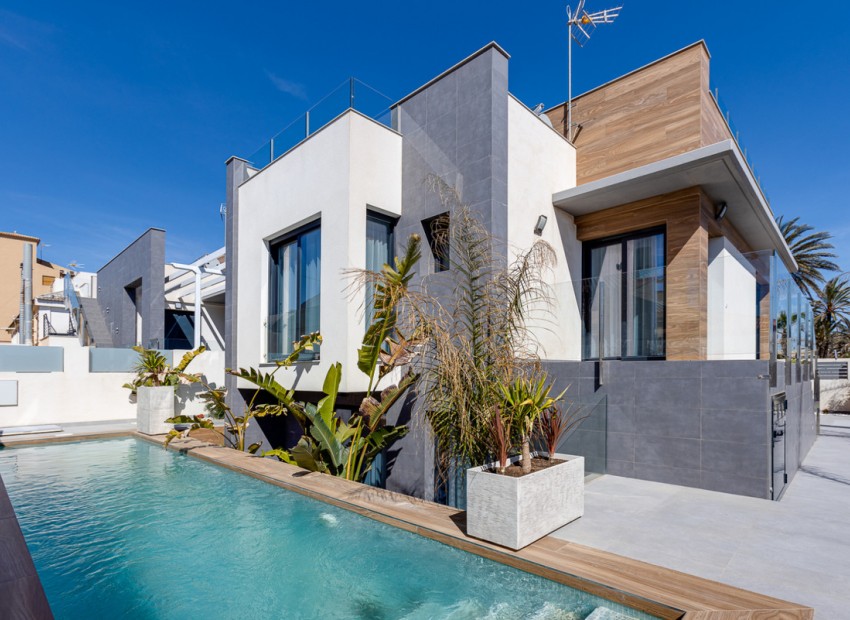 Herverkoop - Huis -
Torrevieja* - Torrevieja