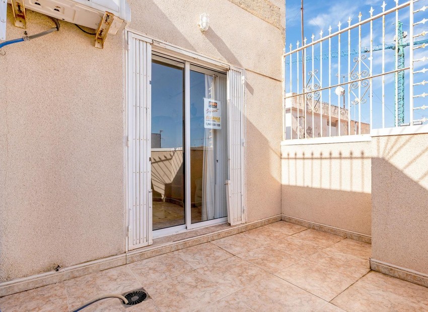 Herverkoop - Penthouse -
Torrevieja* - Estacion de autobuses