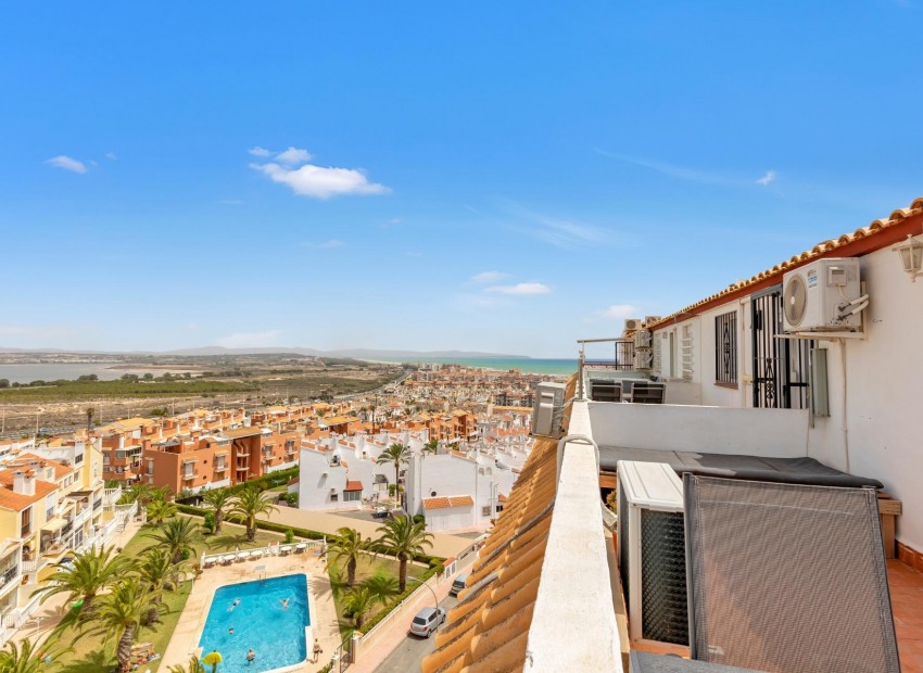 Herverkoop - Penthouse -
Torrevieja* - Torre la mata