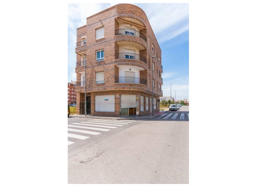 Herverkoop - Reclame -
Alicante* - Almoradi*