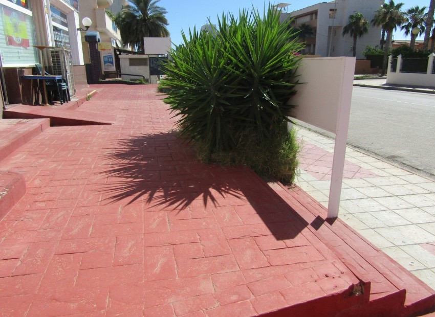 Herverkoop - Reclame -
Orihuela Costa* - Cabo Roig*