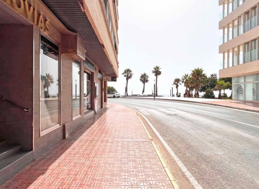 Herverkoop - Reclame -
Torrevieja - Playa del Cura