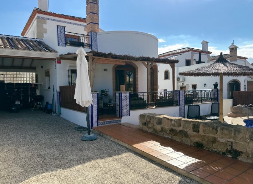 Herverkoop - Villa -
Algorfa* - Algorfa