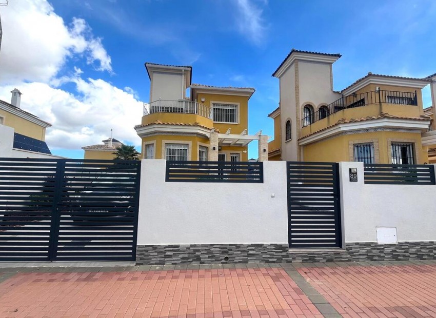 Herverkoop - Villa -
Algorfa* - Algorfa