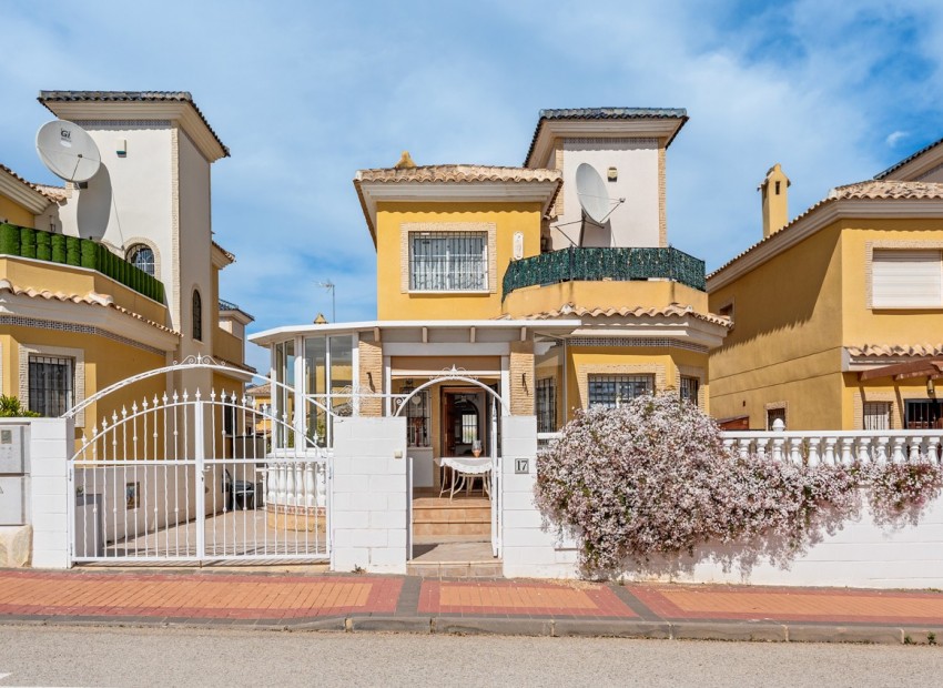 Herverkoop - Villa -
Algorfa* - Lo Crispin