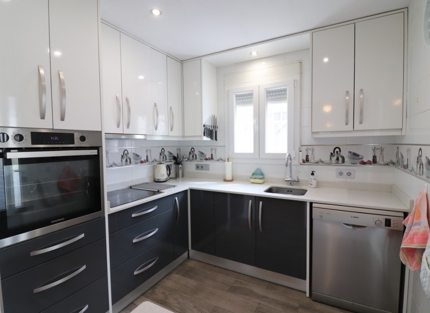 Herverkoop - Villa -
Algorfa - Montebello