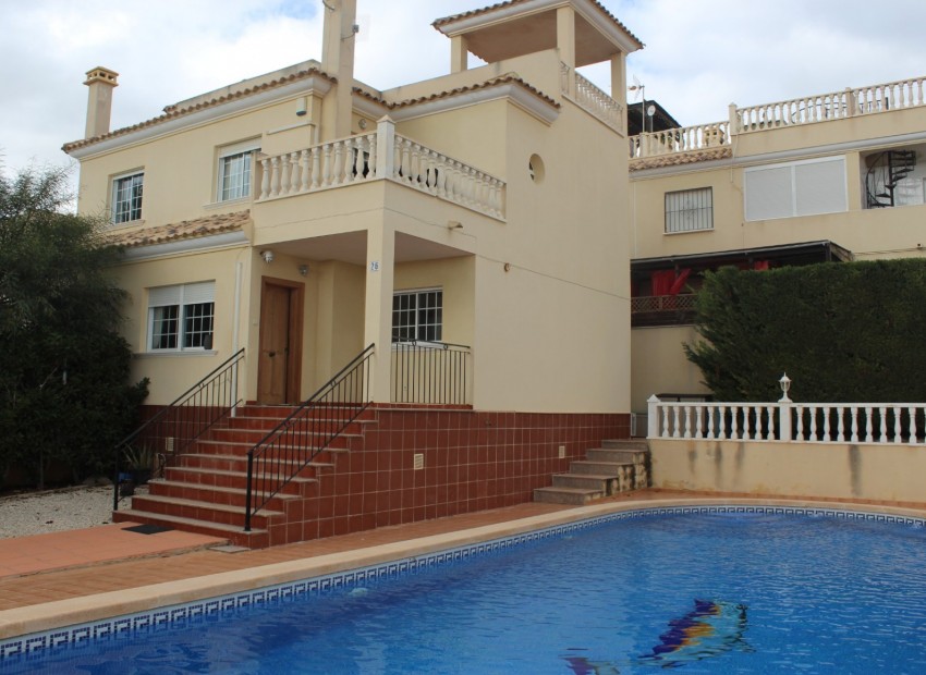 Herverkoop - Villa -
Algorfa* - Montemar*