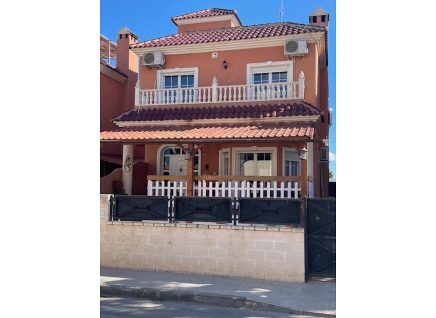 Herverkoop - Villa -
Alicante* - Almoradi*