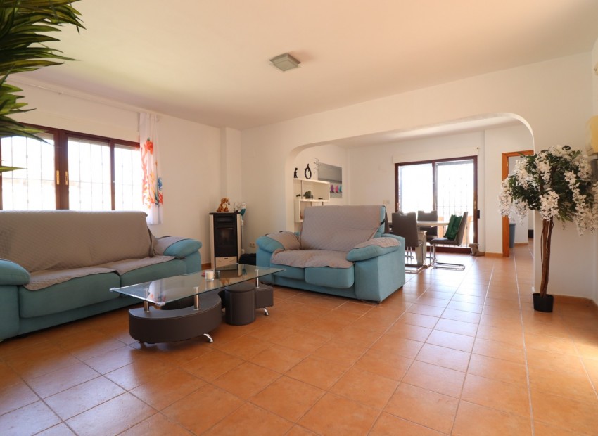 Herverkoop - Villa -
Alicante* - Formentera de Segura*